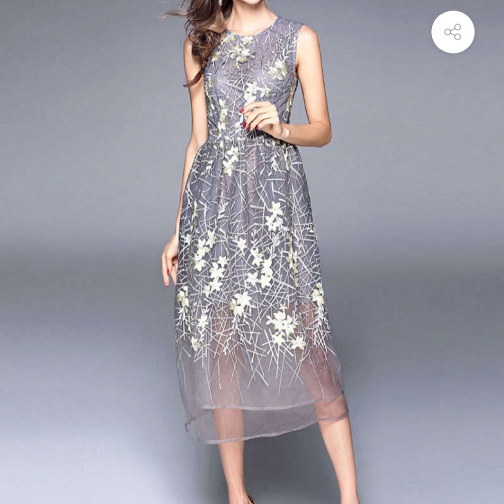 Metisu Floral Sleeveless Dress